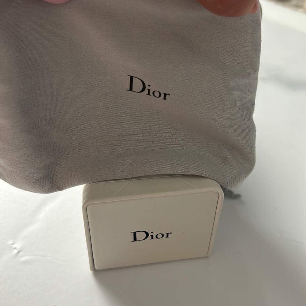 Authentic Dior eyeglass case white with Dior pouch